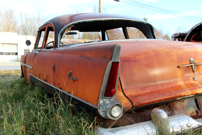 Illustration for article titled Need help identifying some old cars